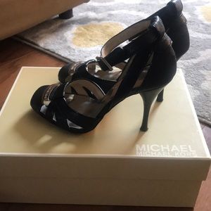 Michael Kors Quarter-strap black leather heels